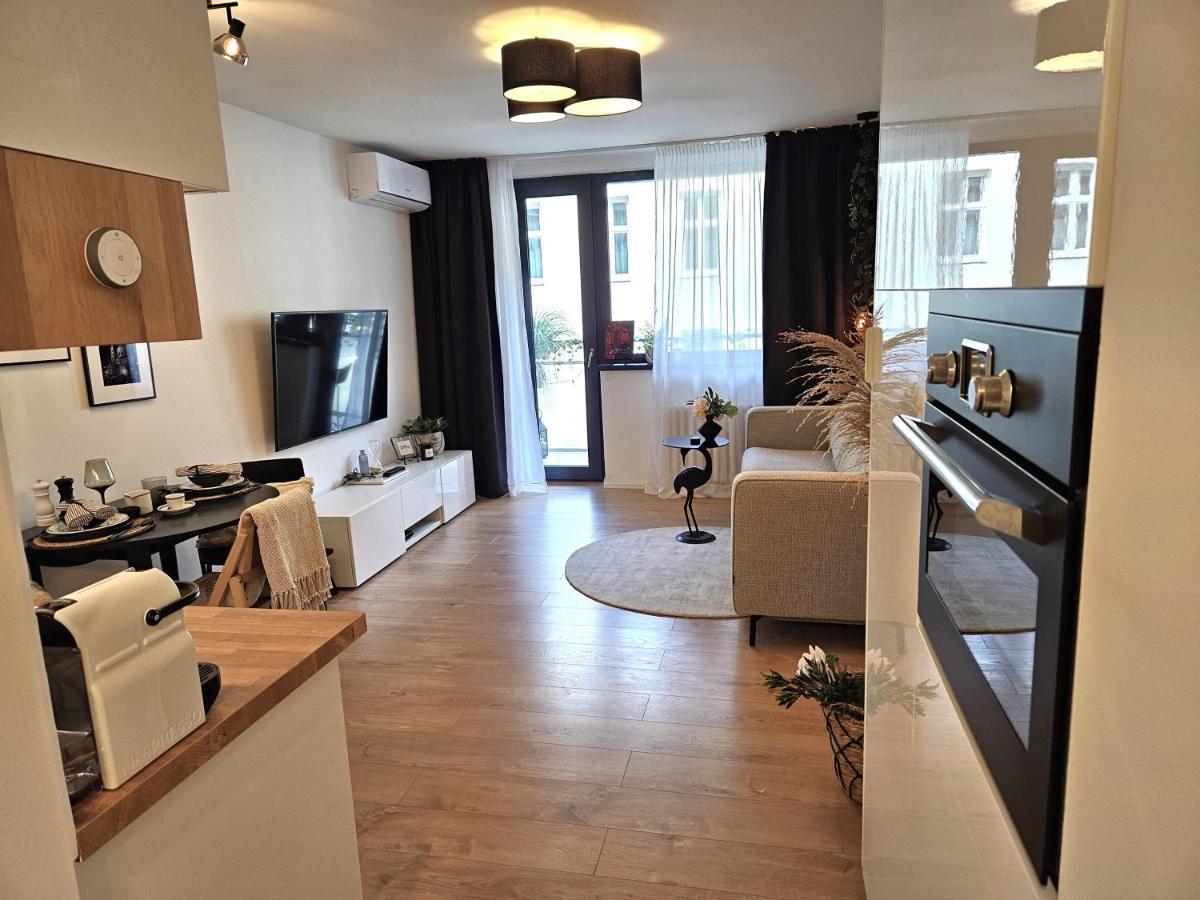 Design Apt In Old Town-Free Parking-Balcony Bratislava Exterior foto